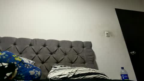 Snapshot of niickyjones chatting on 07.14.26 Anni online show from 07.14.26