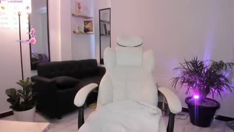 Snapshot of niicoleta chatting on 10.02.25 Niicoleta online show from 10.02.25