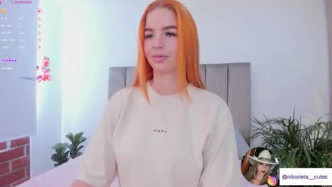 Snapshot of niicoleta chatting on 10.22.25 Niicoleta online show from 10.22.25