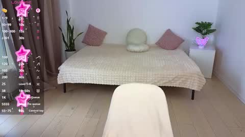 Snapshot of nika_light chatting on 10.19.25 Nika light online show from 10.19.25