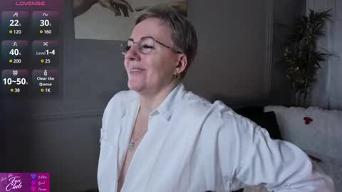 Nika online show from 02.14.25