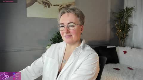 Nika online show from 02.14.25