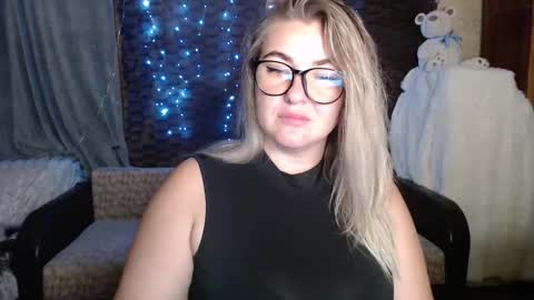 Nika online show from 10.17.25