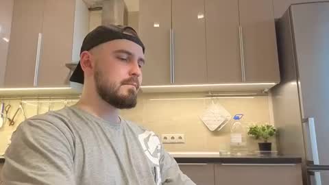 Snapshot of nikbusiness chatting on 11.05.25 Nick online show from 11.05.25