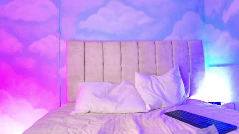    online show from 04.12.26