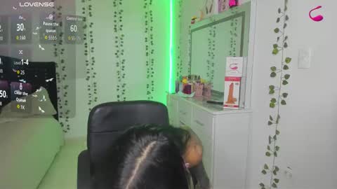 Niki online show from 10.19.25