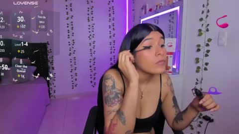 Snapshot of nikibryce_ chatting on 04.18.26 Niki online show from 04.18.26