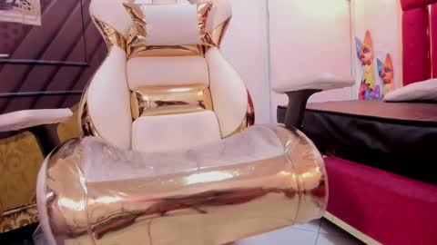 Abril online show from 02.19.25