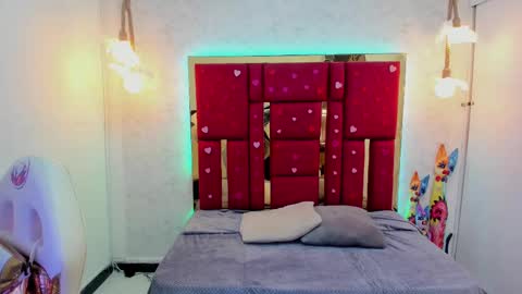 Abril online show from 03.05.25