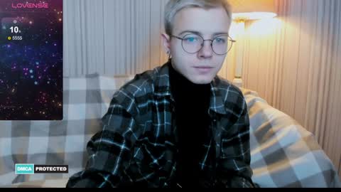 Snapshot of nikistorming chatting on 12.28.24 Niki online show from 12.28.24
