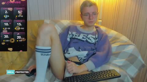Snapshot of nikistorming chatting on 01.10.25 Niki online show from 01.10.25