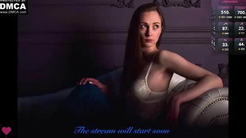 Snapshot of nikki_maks chatting on 11.10.25 The next broadcast will be on at 900 UTC3 online show from 11.10.25