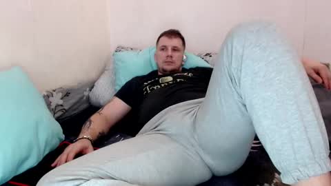 Snapshot of nikkiaadel chatting on 02.06.25 Nick online show from 02.06.25