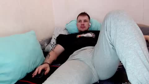 Snapshot of nikkiaadel chatting on 02.07.25 Nick online show from 02.07.25