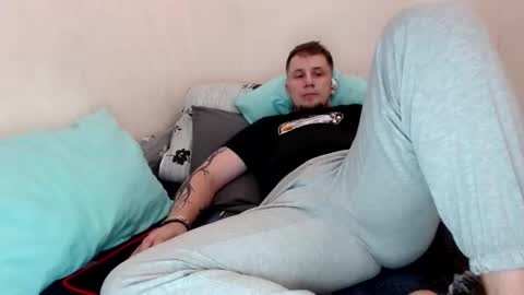 Snapshot of nikkiaadel chatting on 02.08.25 Nick online show from 02.08.25