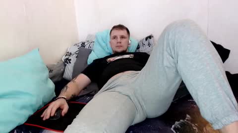 Snapshot of nikkiaadel chatting on 02.09.25 Nick online show from 02.09.25