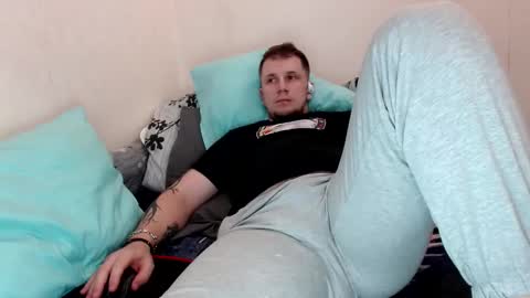 Snapshot of nikkiaadel chatting on 02.09.25 Nick online show from 02.09.25