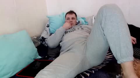 Snapshot of nikkiaadel chatting on 02.10.25 Nick online show from 02.10.25