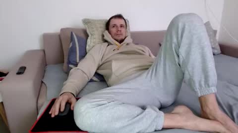 Snapshot of nikkiaadel chatting on 10.01.25 Nick online show from 10.01.25