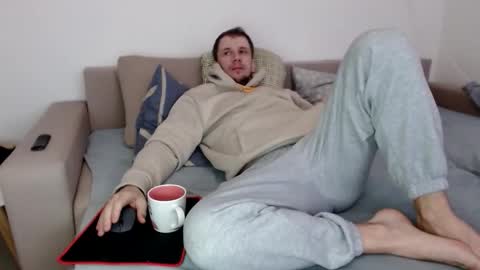 Snapshot of nikkiaadel chatting on 10.02.25 Nick online show from 10.02.25