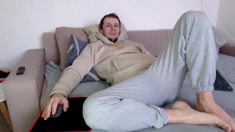 Snapshot of nikkiaadel chatting on 10.06.25 Nick online show from 10.06.25