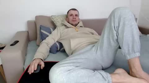 Snapshot of nikkiaadel chatting on 10.09.25 Nick online show from 10.09.25