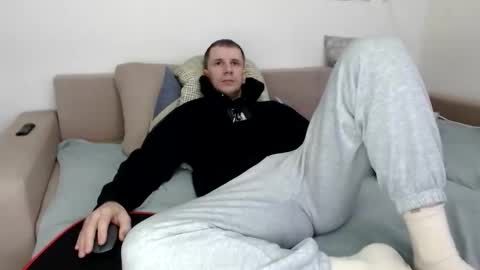 Snapshot of nikkiaadel chatting on 10.20.25 Nick online show from 10.20.25