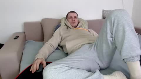 Snapshot of nikkiaadel chatting on 10.21.25 Nick online show from 10.21.25