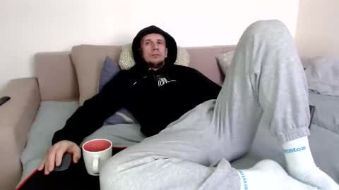 Snapshot of nikkiaadel chatting on 10.30.25 Nick online show from 10.30.25