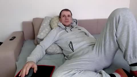 Snapshot of nikkiaadel chatting on 11.04.25 Nick online show from 11.04.25