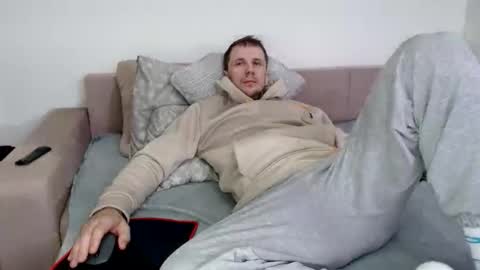 Snapshot of nikkiaadel chatting on 11.08.25 Nick online show from 11.08.25