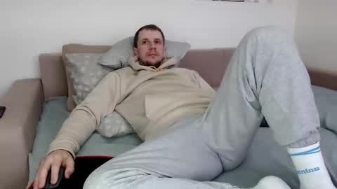 Snapshot of nikkiaadel chatting on 11.09.25 Nick online show from 11.09.25