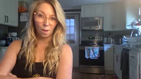 Snapshot of nikkib653466 chatting on 04.29.26 nikkib653466 online show from 04.29.26