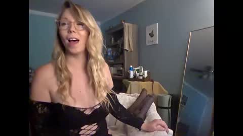 Snapshot of nikkib653466 chatting on 05.29.26 nikkib653466 online show from 05.29.26