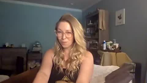 Snapshot of nikkib653466 chatting on 06.19.26 nikkib653466 online show from 06.19.26