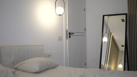 Nicole online show from 10.21.25