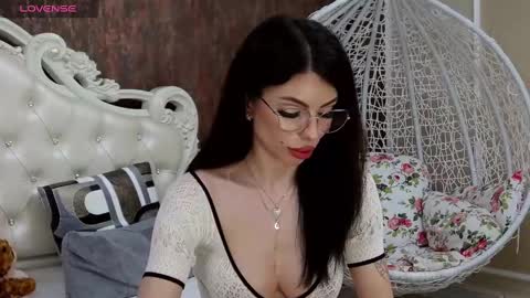 Nikky online show from 12.18.24