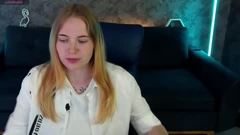Snapshot of nikkyreyyy chatting on 05.16.26 nikkyreyyy online show from 05.16.26