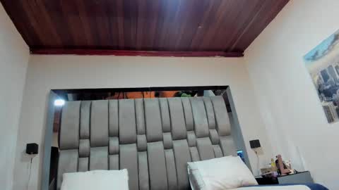     online show from 10.04.25