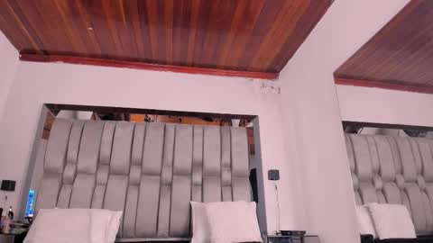 Snapshot of nikkysmiith chatting on 02.01.26 online show from 02.01.26