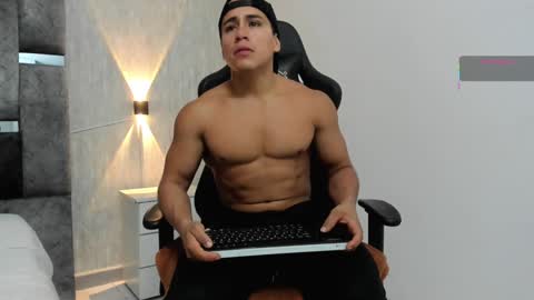 niklause_froid online show from 02.04.25