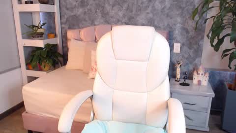 Niko Robin online show from 09.22.25