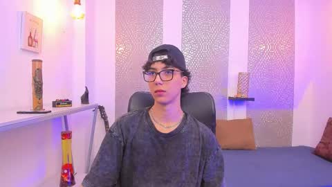 Snapshot of nikolay_gregori chatting on 10.14.25 online show from 10.14.25