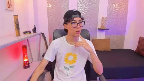 Snapshot of nikolay_gregori chatting on 10.15.25 online show from 10.15.25