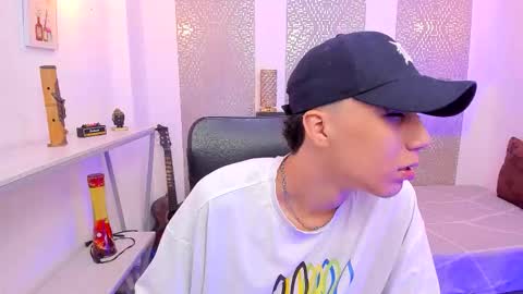 Snapshot of nikolay_gregori chatting on 10.27.25 online show from 10.27.25