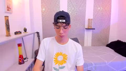 Snapshot of nikolay_gregori chatting on 11.11.25 online show from 11.11.25