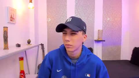 Snapshot of nikolay_gregori chatting on 11.17.25 online show from 11.17.25