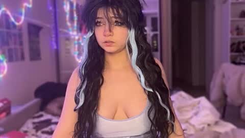 Snapshot of nikoli_naw chatting on 10.26.25 nikoli_naw online show from 10.26.25