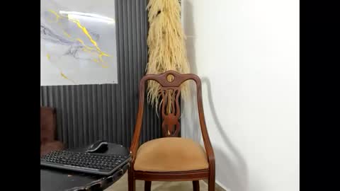 Snapshot of nikoll_evanss chatting on 10.09.25 nikoll_evanss online show from 10.09.25