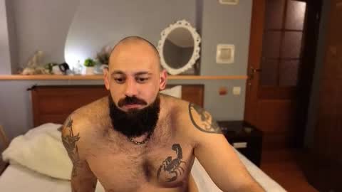 Snapshot of nikompell chatting on 11.16.25 niko online show from 11.16.25